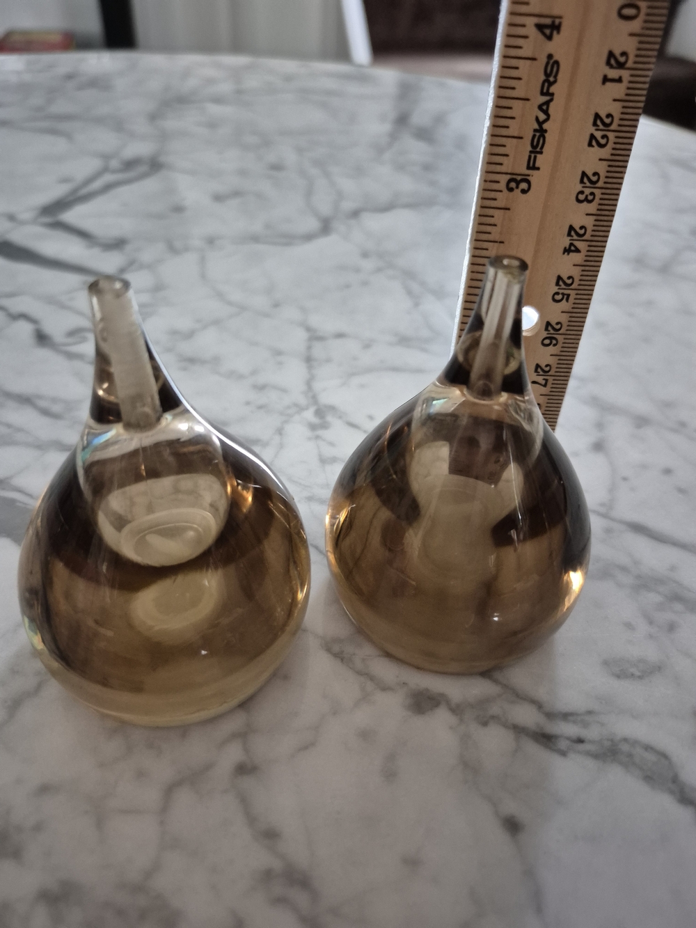 Vintage 1970's Lucite Salt & Pepper Shakers - Picture 5 of 6